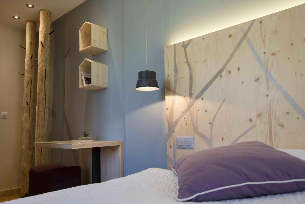 Auberge De L'Hospice Бур-Сан-Пиер Екстериор снимка