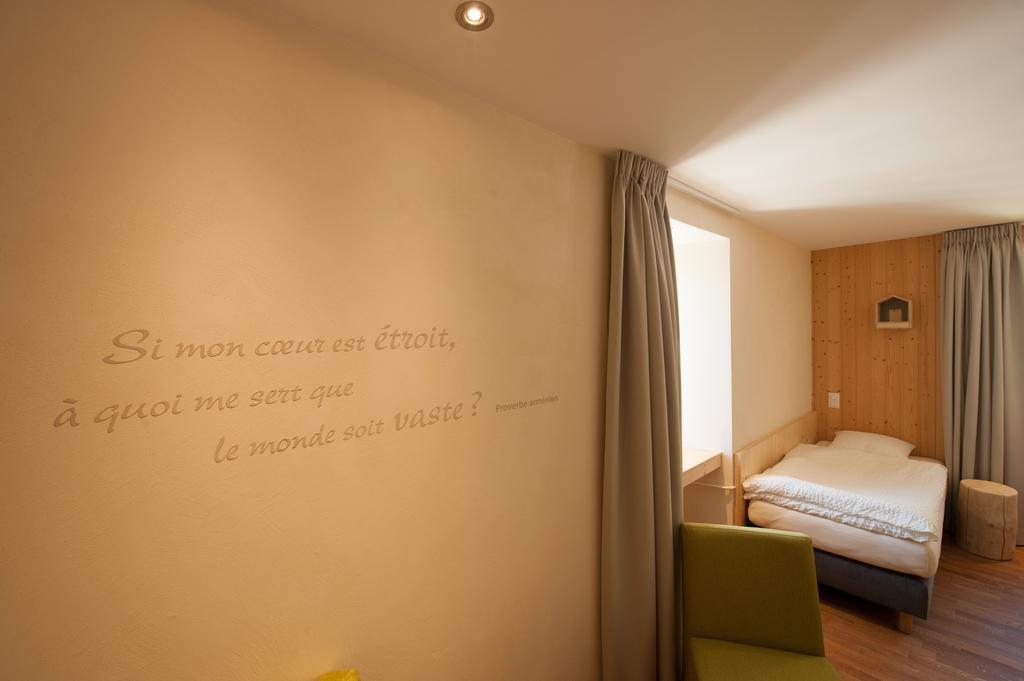 Auberge De L'Hospice Бур-Сан-Пиер Стая снимка